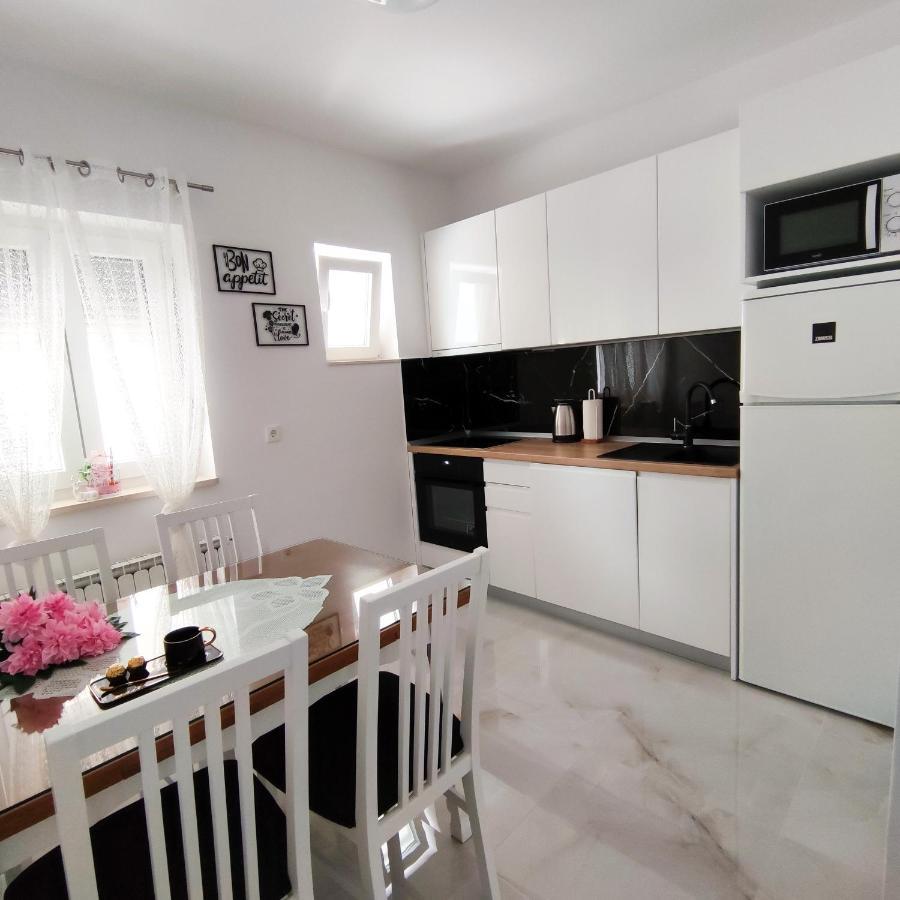 Apartman Rivana Baska Voda Bagian luar foto