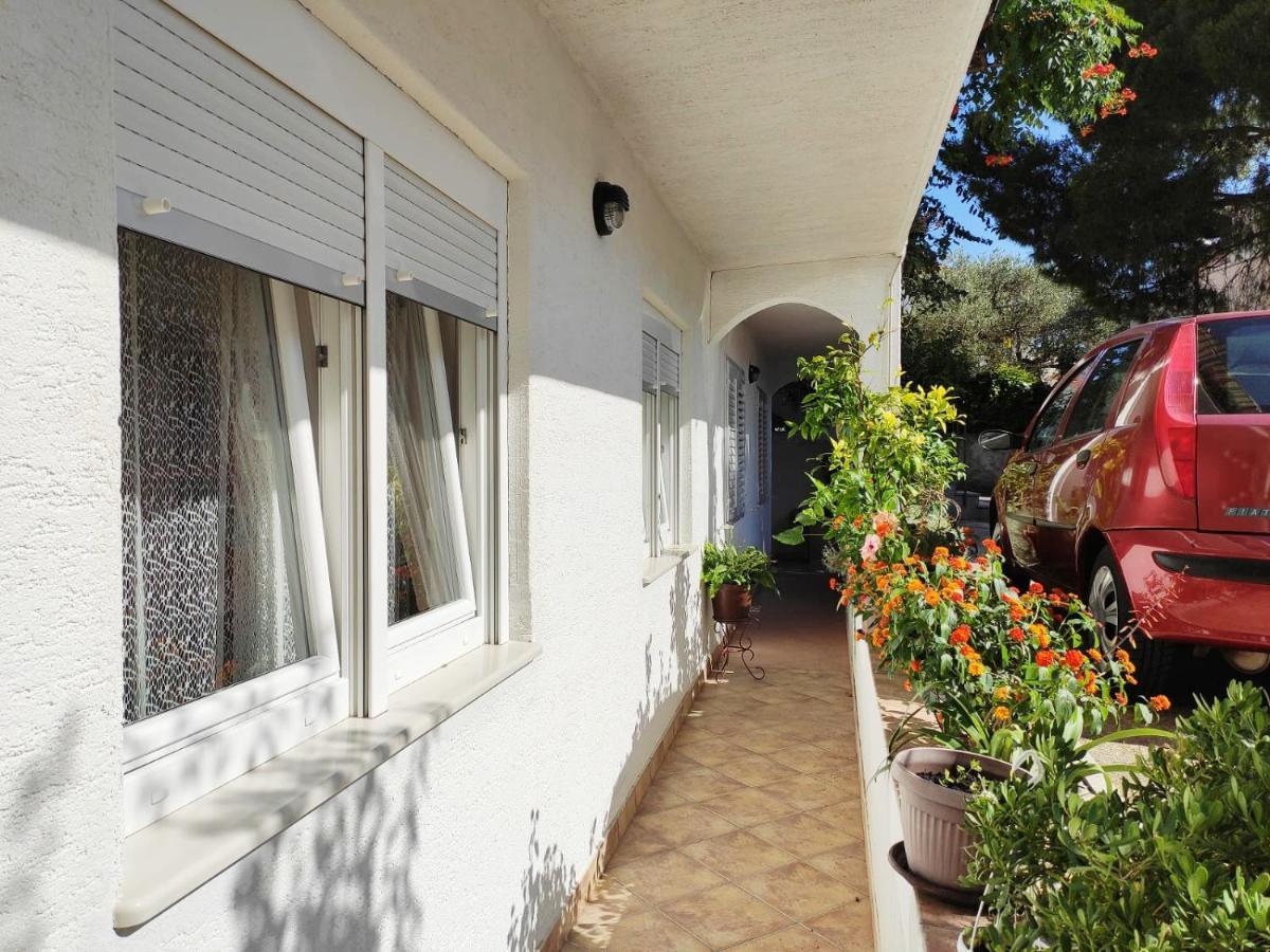 Apartman Rivana Baska Voda Bagian luar foto