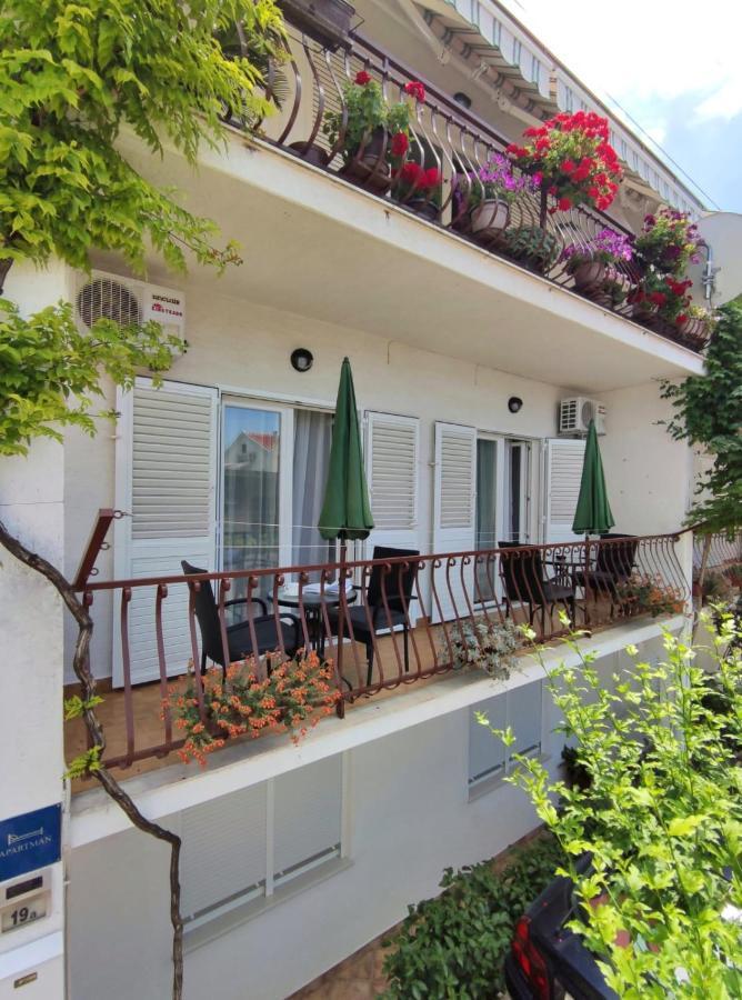 Apartman Rivana Baska Voda Bagian luar foto